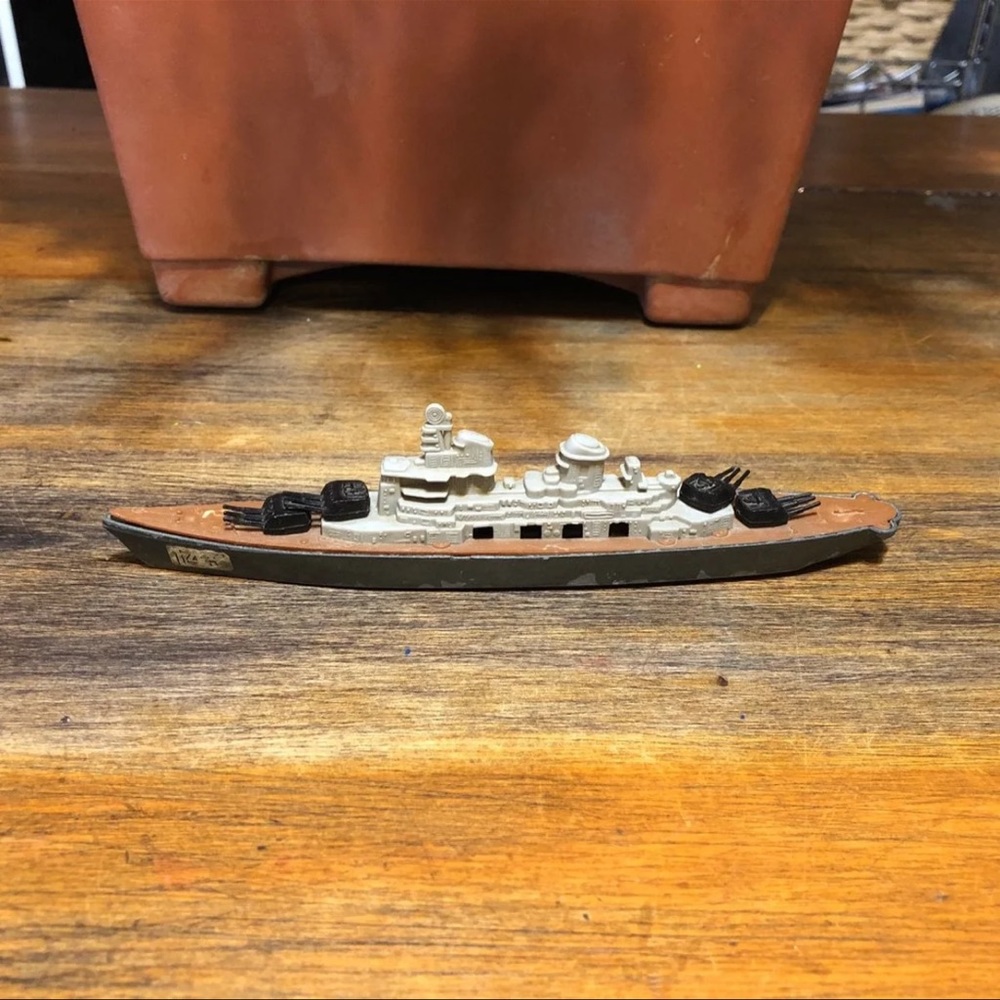 Tootsietoy Battleship Vintage 8" MCM Toy Ship